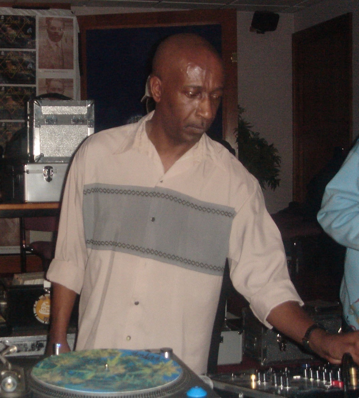 Ribs of Unity Sound System in action at the decks